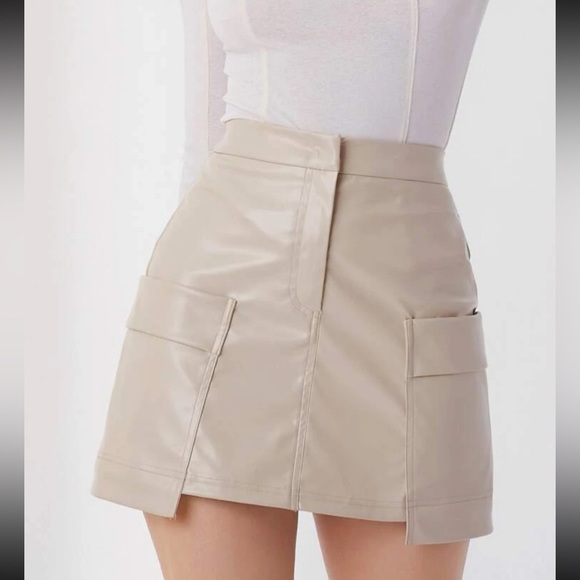 Leather skirt with front pockets - Picture 1 of 5